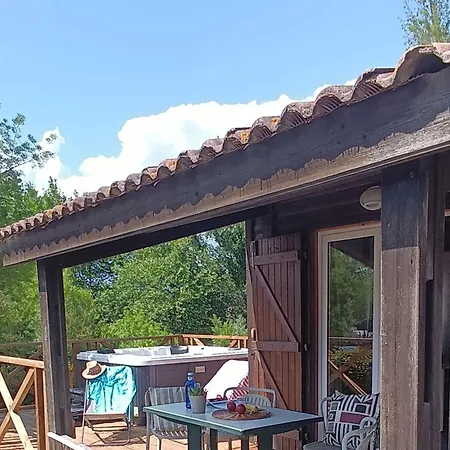 Avec Terrasse - 4 Pers. - Api-1-52-2735