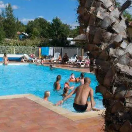 Campingplatz Avec Terrasse - 4 Pers. - Api-1-52-2735