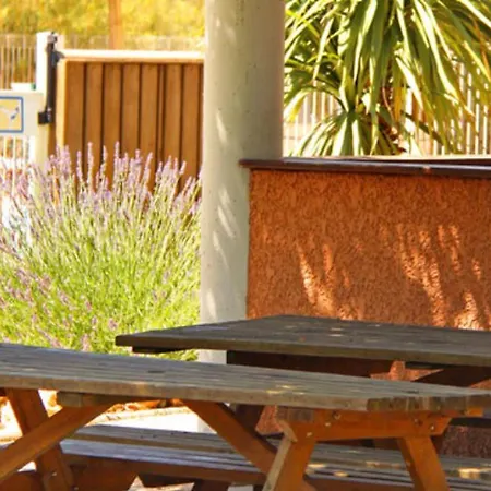 Campingplatz Avec Terrasse - 4 Pers. - Api-1-52-2735